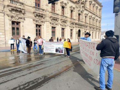 Cierra Vicky Márquez y Dionisia Chaparro la calle Aldama 