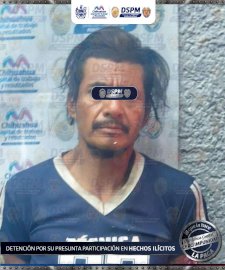Aseguran a dos con 55 porciones de cristal 