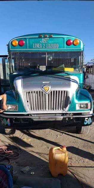 Persisten rutas paralelas al BRT-2 sin fecha de retiro