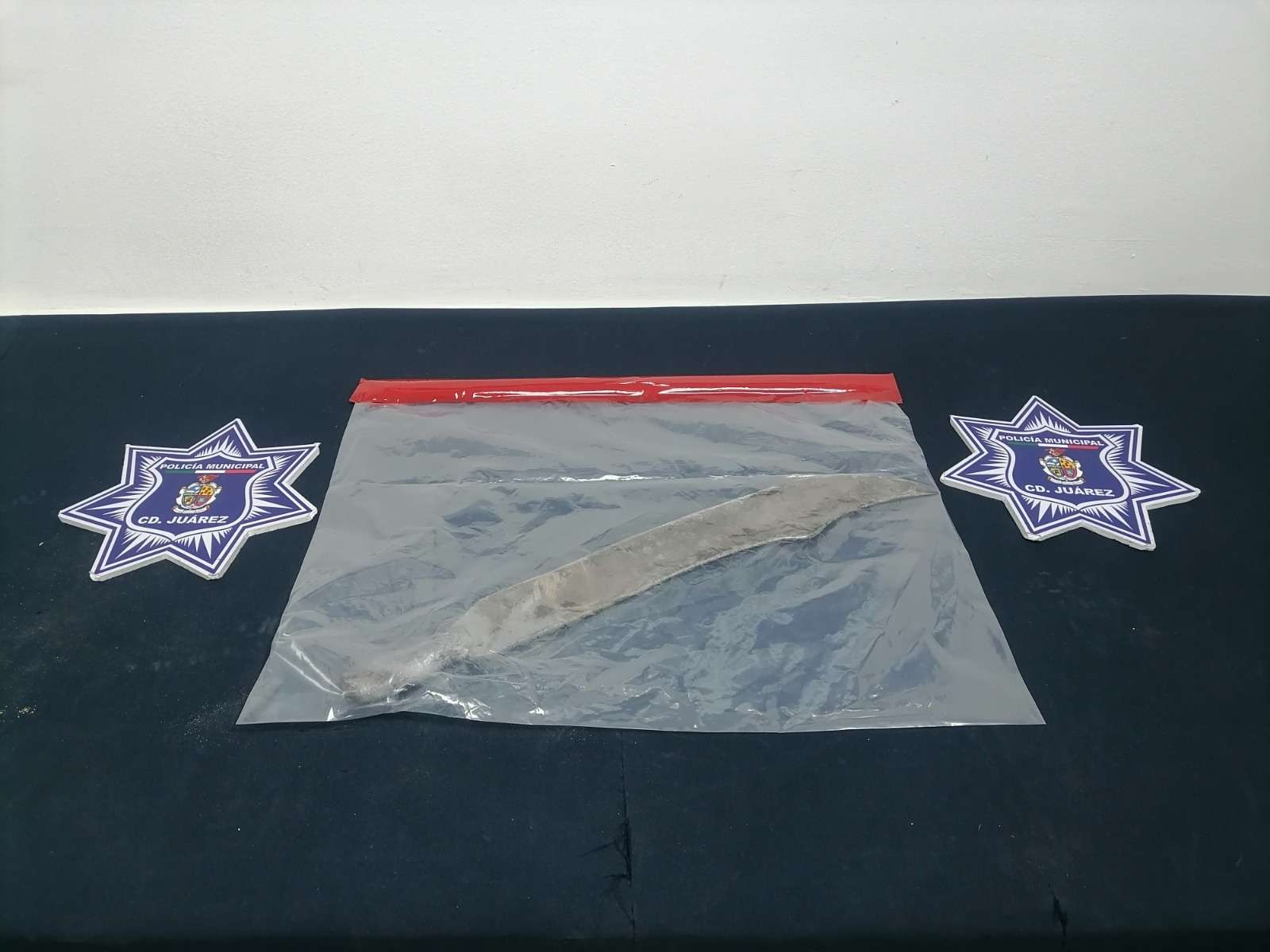 Daña vehículos y casas en la colonia 15 de mayo; lo detienen