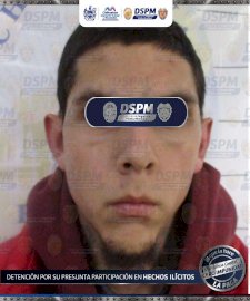 Aseguran municipales a joven con aparente cristal