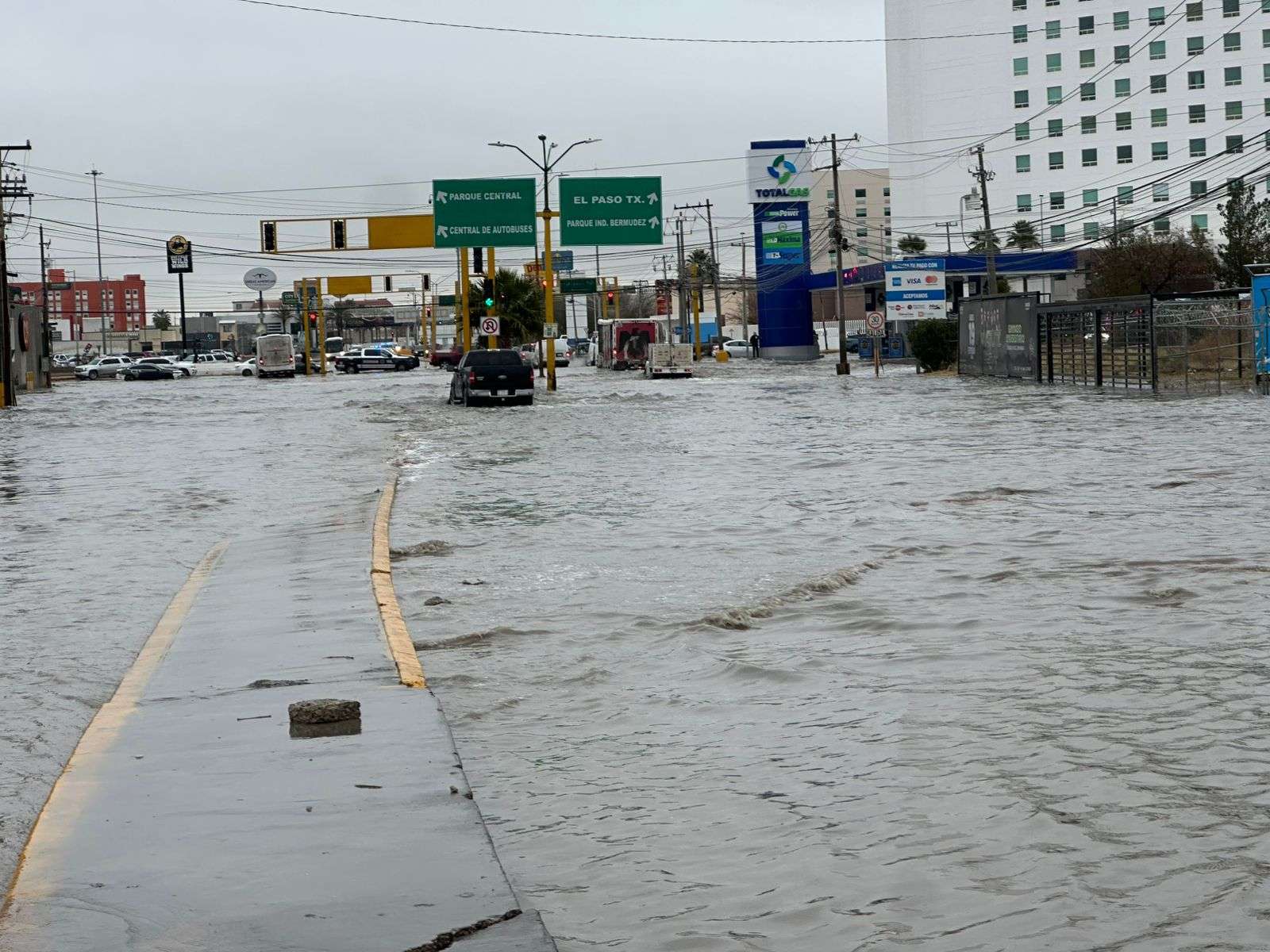 Mantienen alerta por encharcamientos e inundaciones