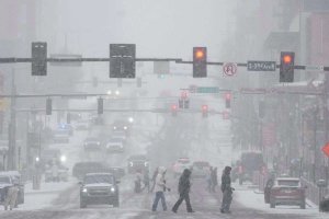 Megatormenta invernal provoca apagones y caos aéreo en EU