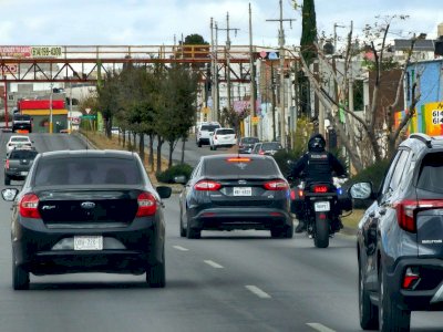 Cazan a automovilistas en periférico de la Juventud