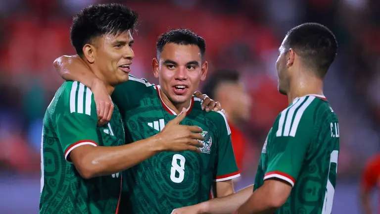 Mide México fuerzas con Bolivia antes de la Copa del Mundo