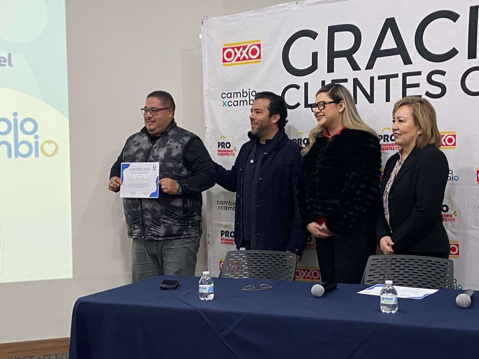 Entrega Index más de $421 mil a jardines de niños por redondeo Oxxo