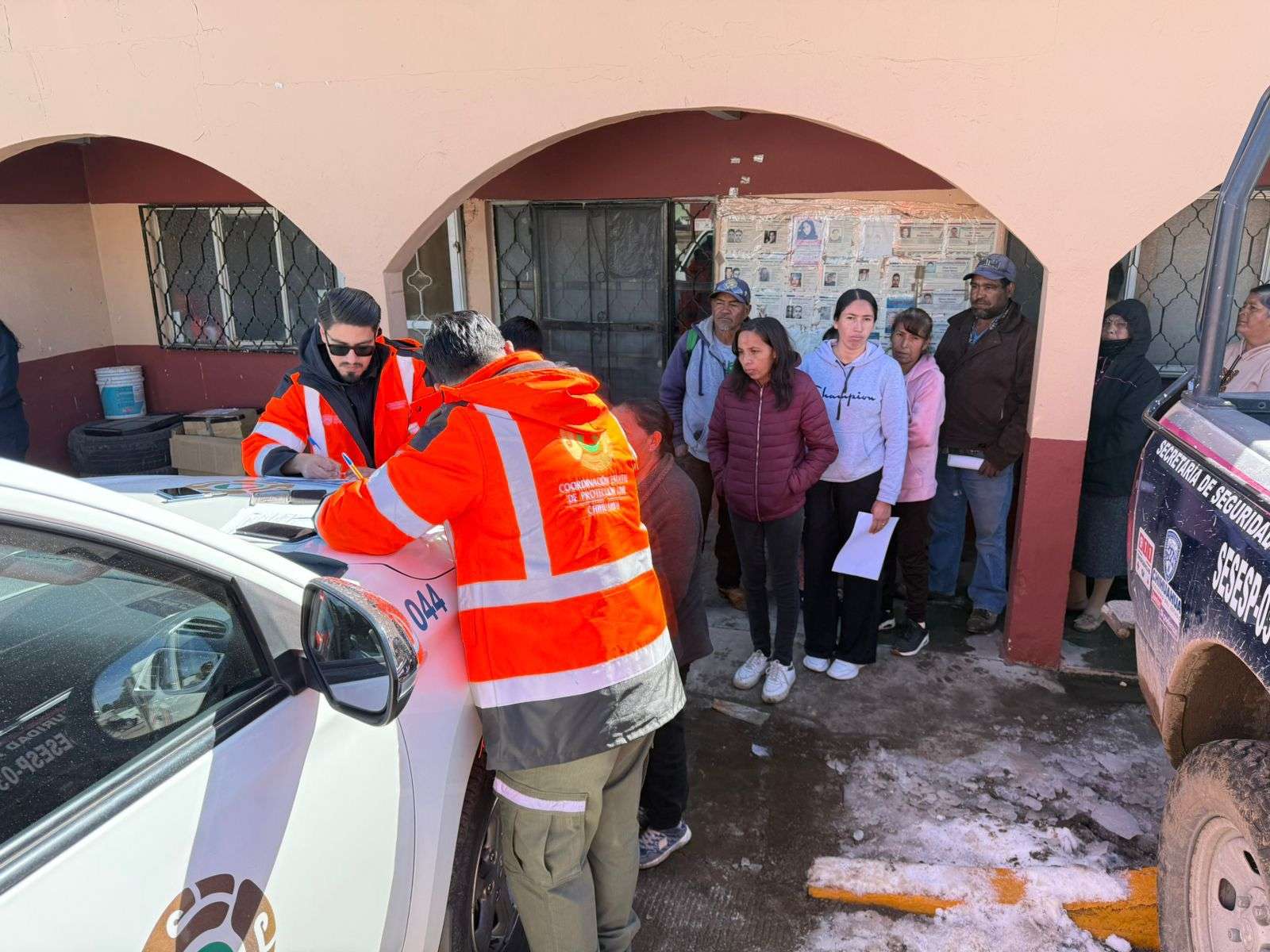 Llevan apoyos a familias de El Vergel afectadas por el frío 