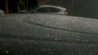 Cubre hielo miles de vehículos por frente frío 