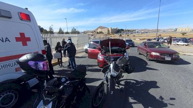Deja una lesionada choque entre Uber y motocicleta en Campus 2 de la Uach