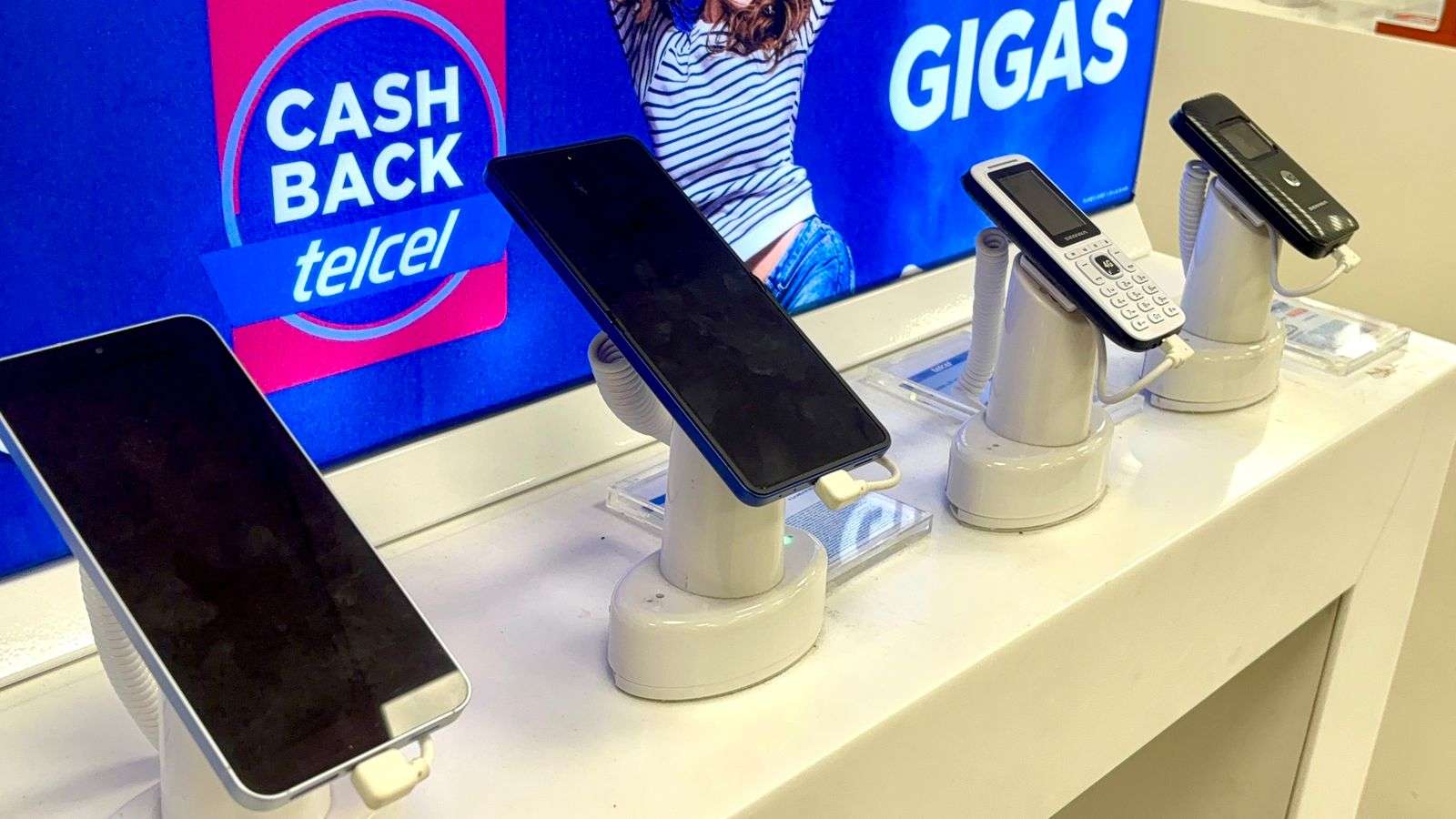 Ofertan chips registrados ilegalmente en redes pese a control federal