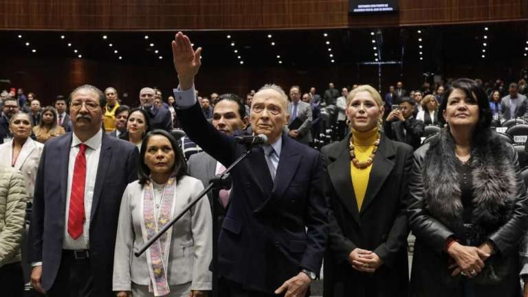 Rinde protesta Gertz Manero como embajador en Reino Unido