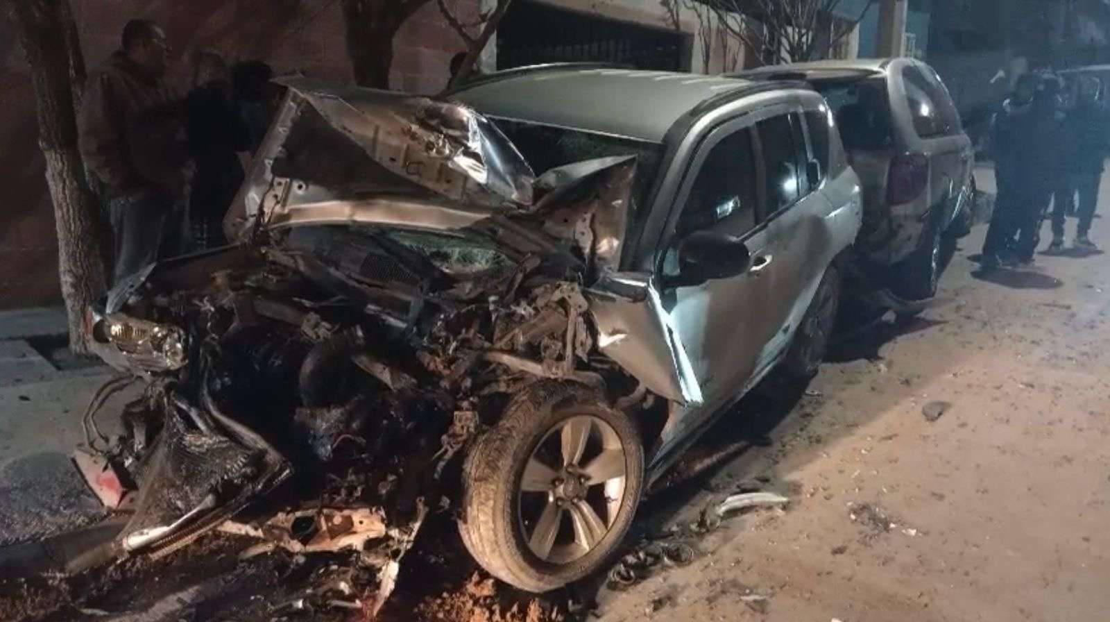 Camión recolector de basura queda sin frenos y provoca choque múltiple 