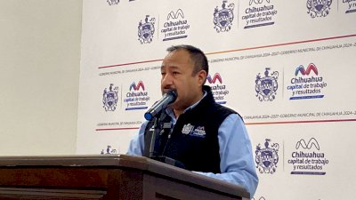 Evalúa Obras Públicas estado del asfalto en Niños Héroes, Aldama y Juárez 