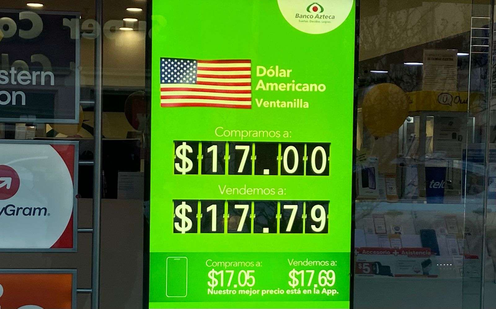 Sigue el dólar a $18.30 en casa de cambio Camnosa