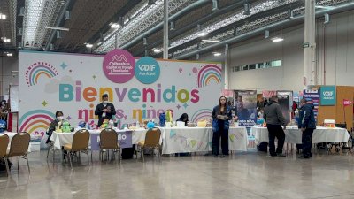 Entrega DIF Municipal becas de atención infantil a mil 450 niños