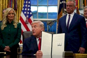 Impondrá Trump aranceles a países que den petróleo a Cuba
