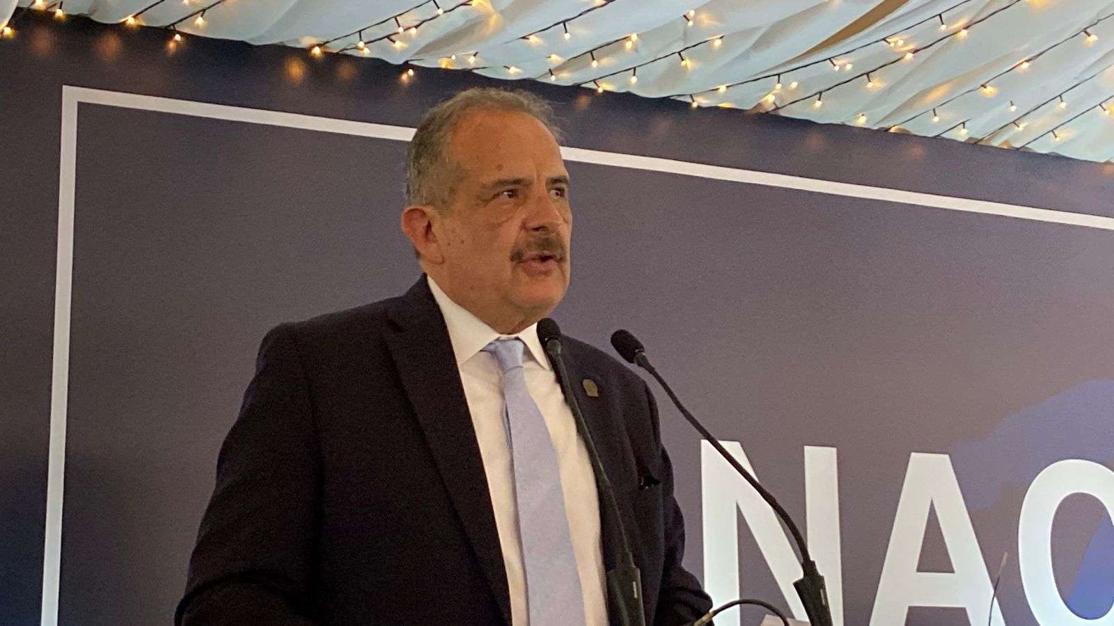 Refrenda Lazzarotto respaldo a comerciantes por reelección en Canaco
