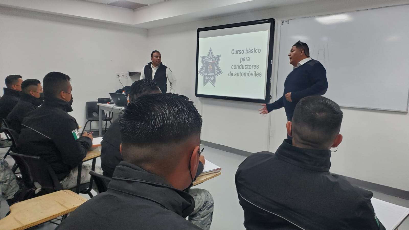 Imparten curso de manejo defensivo a personal de la Guardia Nacional
