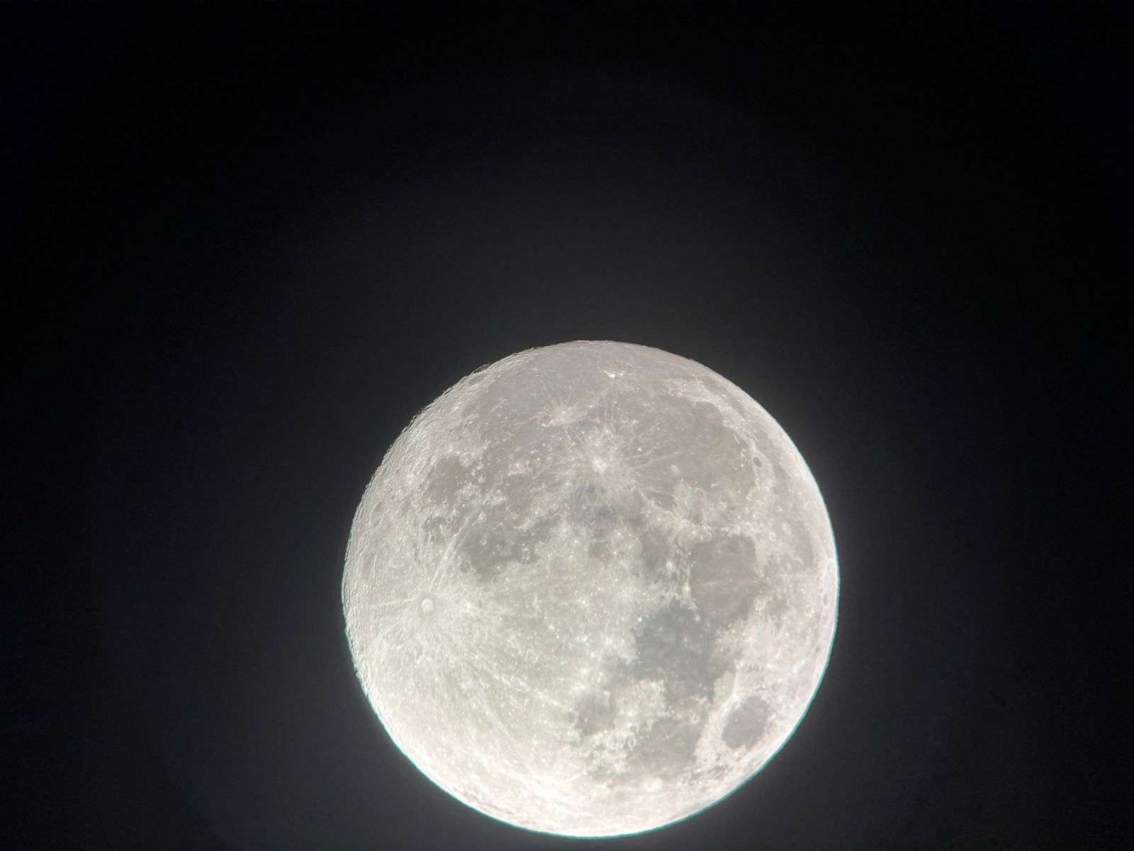  Apuntan telescopios al cielo en Plaza La Grandeza