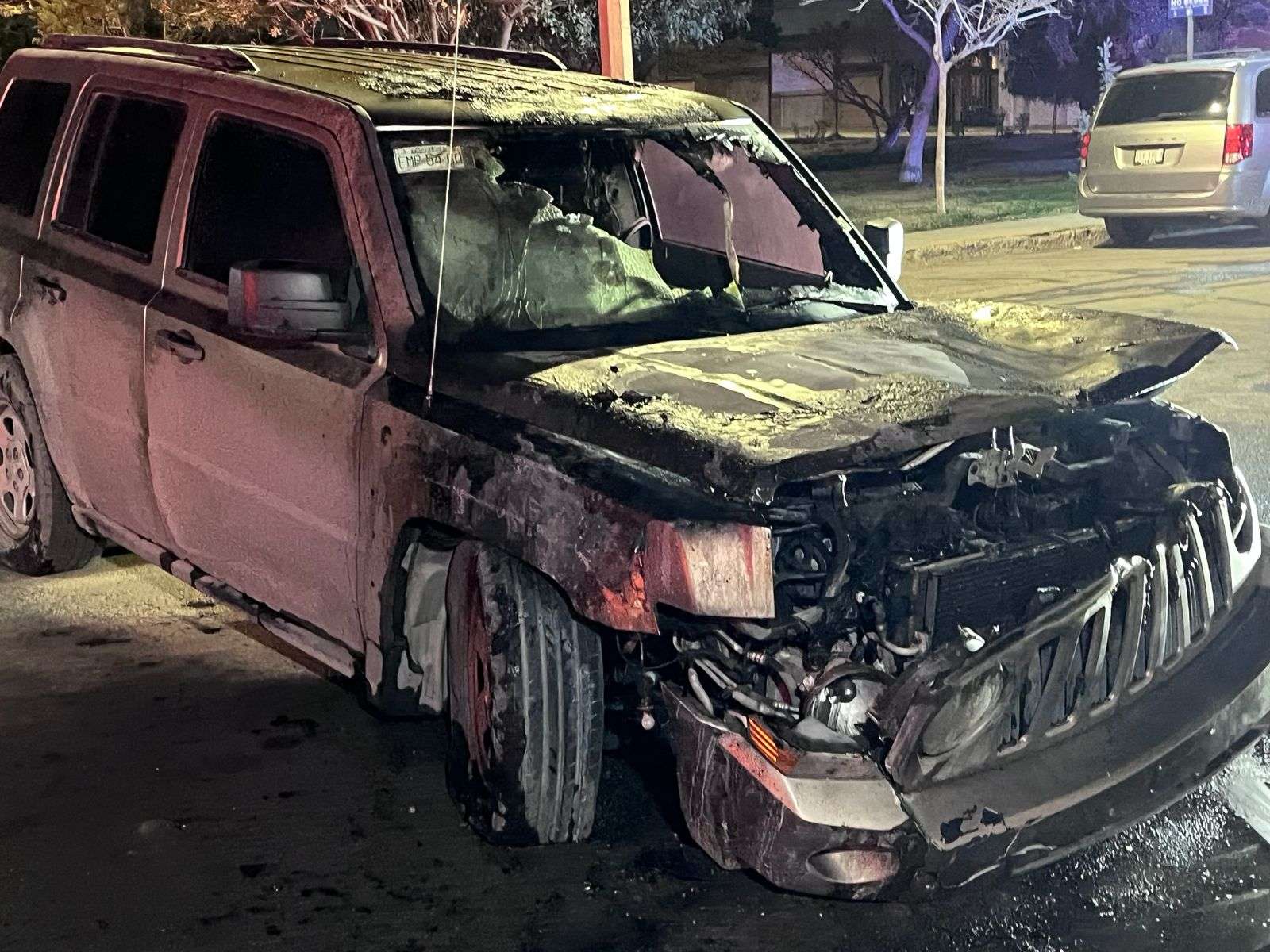 Se incendia camioneta en fraccionamiento San Lucía