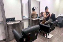 Pone Andrea Chávez salón de belleza en el Senado 