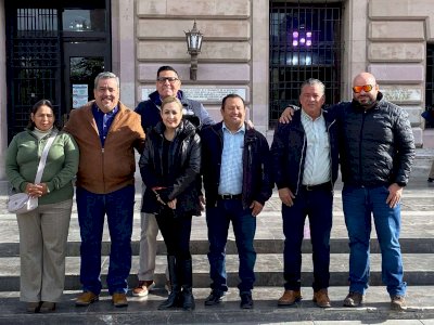 Visitan regidores de Tonalá la ciudad para aprender sobre alumbrado público