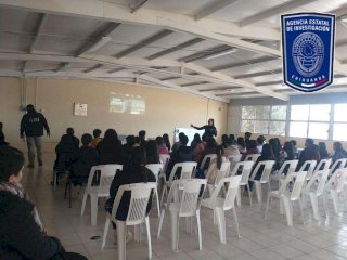 Imparten pláticas sobre violencia a estudiantes en Rosales 