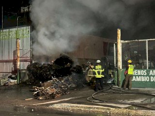 Consume incendio planta recicladora en la colonia CDP 