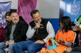 Reafirma Marco Bonilla compromiso con la niñez desde Creel
