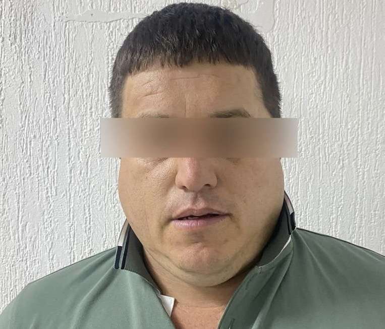 Le notifican a Pepe El Águila orden de aprehensión
