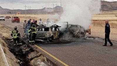 Mueren tres calcinados en brutal choque en carretera a Cuauhtémoc