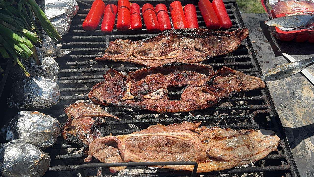 Impulsa Super Bowl la venta de carne y discada en Juárez