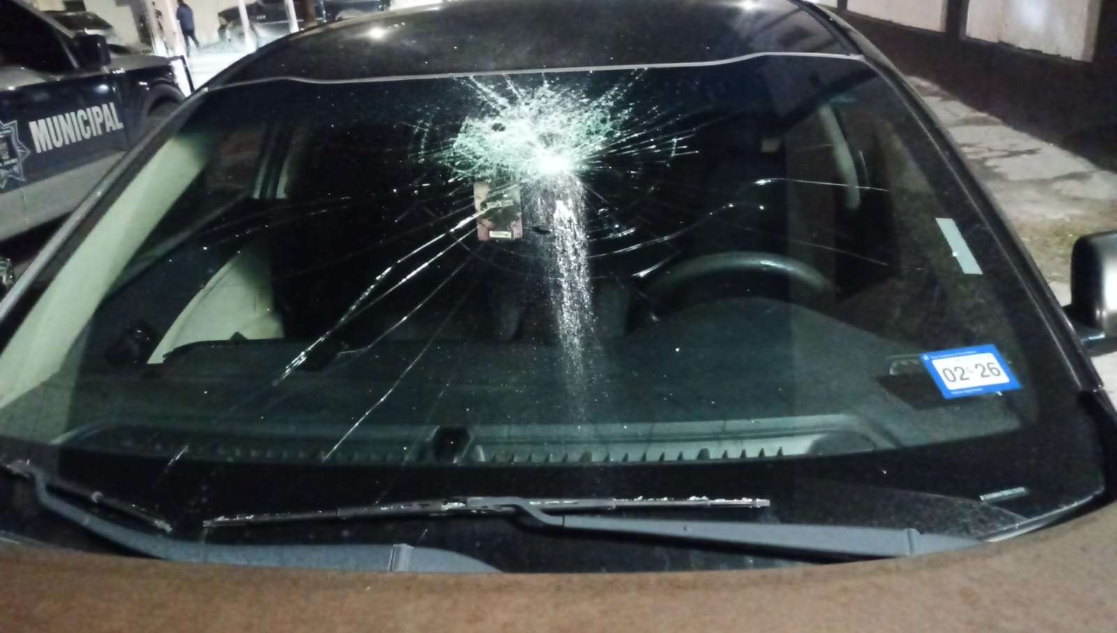 Causa daños a vehículo tras una riña vecinal; lo detienen 