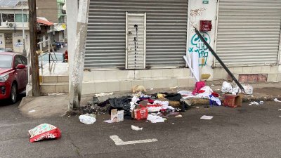 Invade la basura las calles Quinta y Manuel Doblado