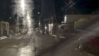 Dejan lluvias pavimento mojado y resbaladizo en la ciudad 