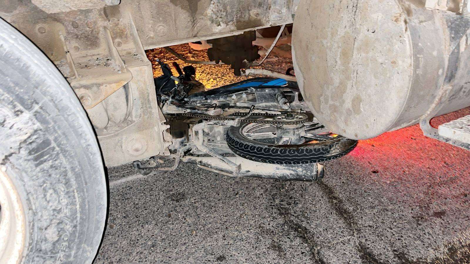 Muere pareja de motociclistas embestida por dompe en Ojinaga