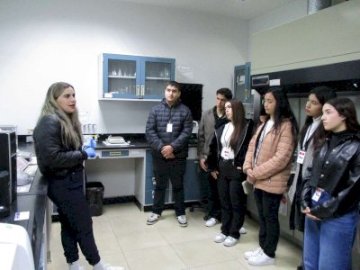 Visitan estudiantes del Cobach la Fiscalía de Distrito Zona Sur 