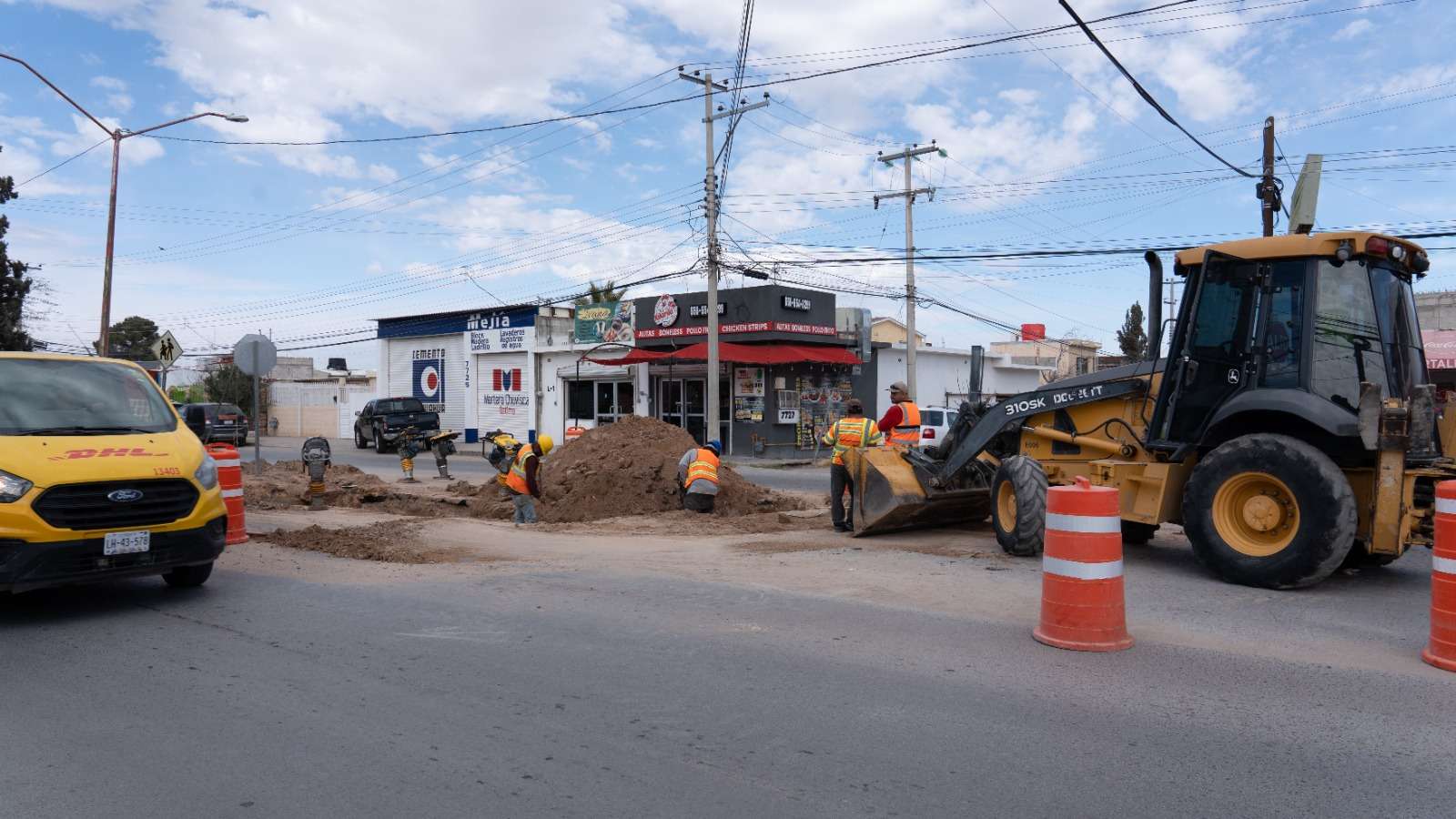 Continúa la JMAS con bacheo en hundimientos provocados por lluvias