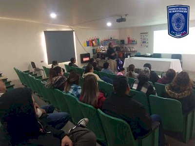 Imparte Goechi plática a familias del Crei Santa Isabel 