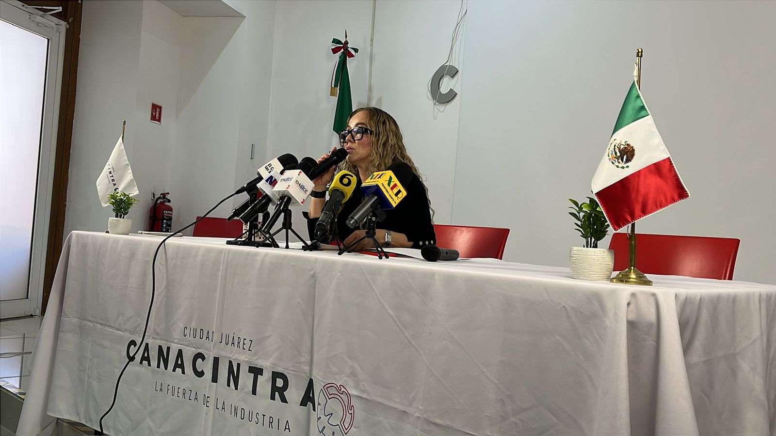 Rinde Isela Molina informe de resultados