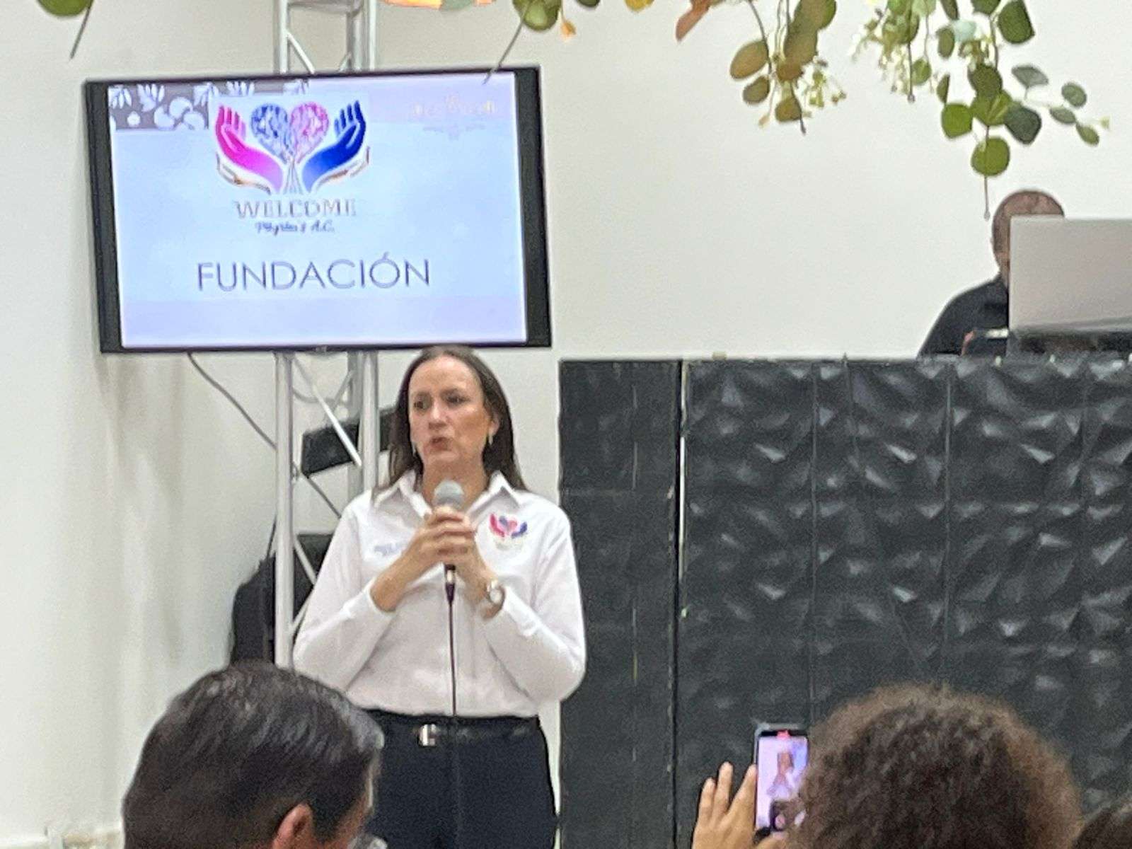 Brindan hospedaje y alimentos a familias foráneas