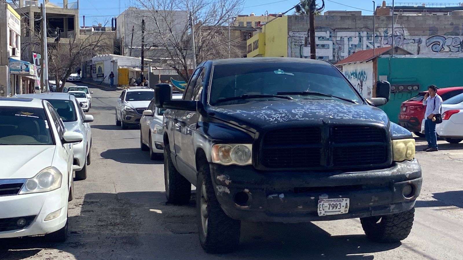 Causa molestias a conductores enormes baches en la Neri Santos