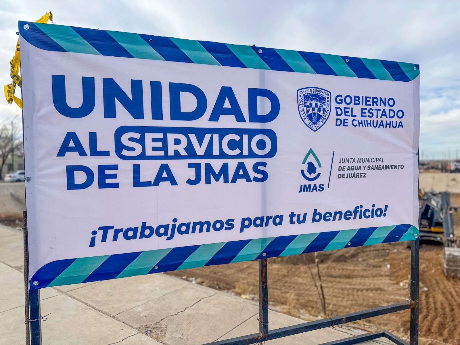 Limpian dique y realizan bacheo en Parajes de San José
