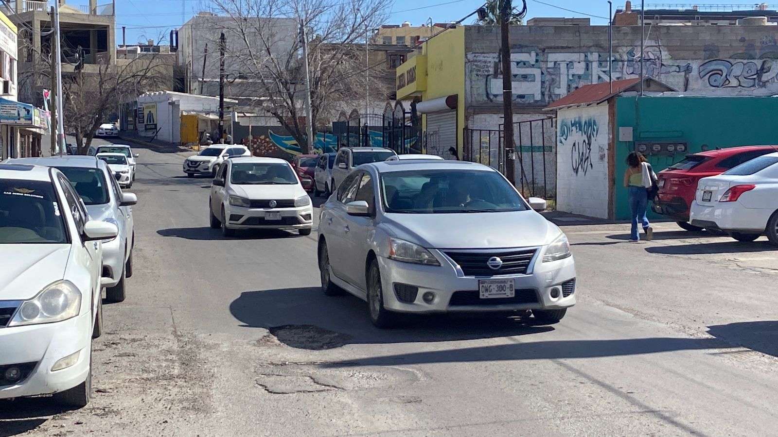 Causa molestias a conductores enormes baches en la Neri Santos