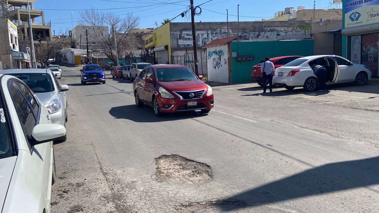 Causa molestias a conductores enormes baches en la Neri Santos