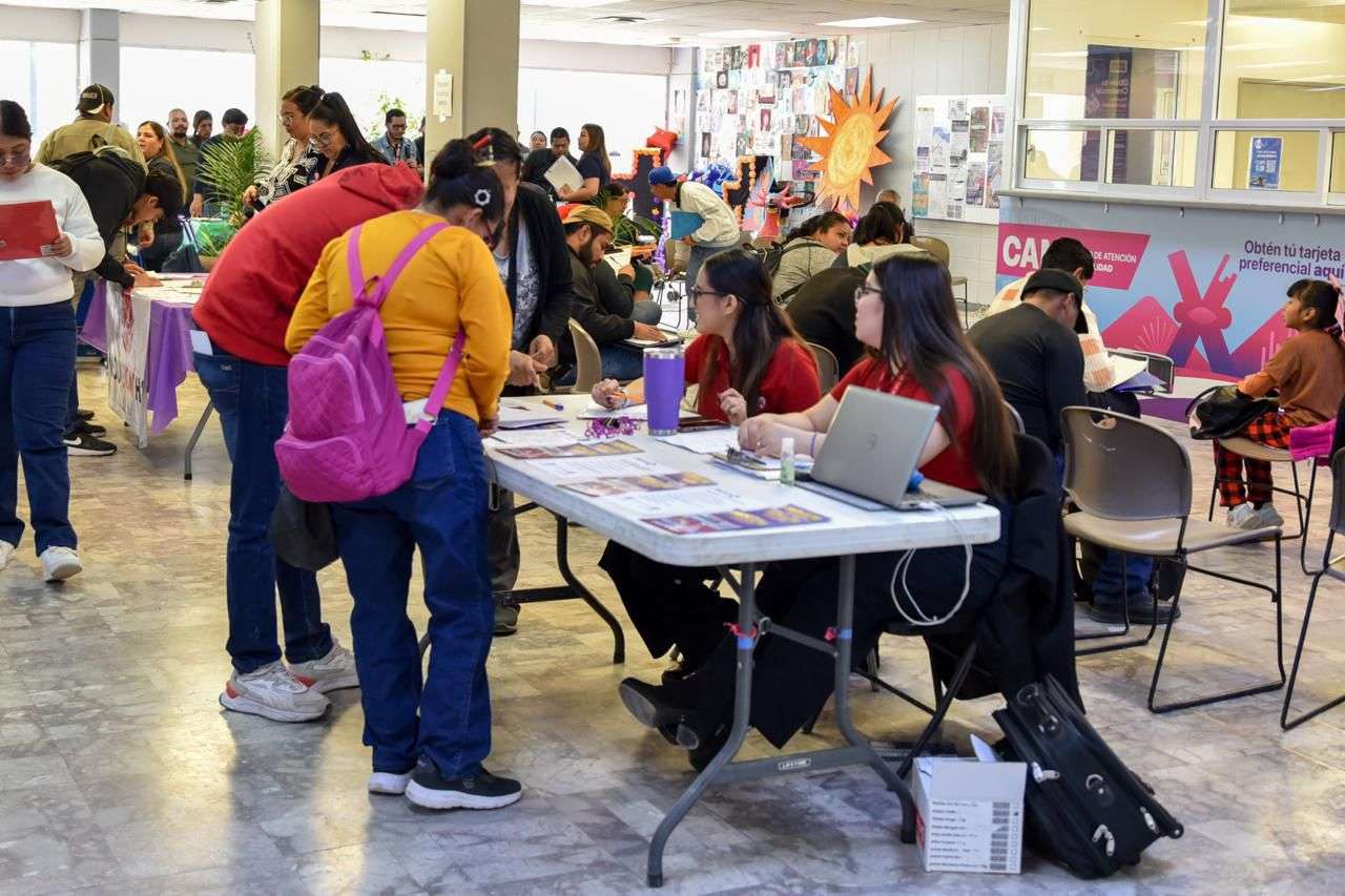 Vinculan a más de 500 juarenses con oportunidades laborales 