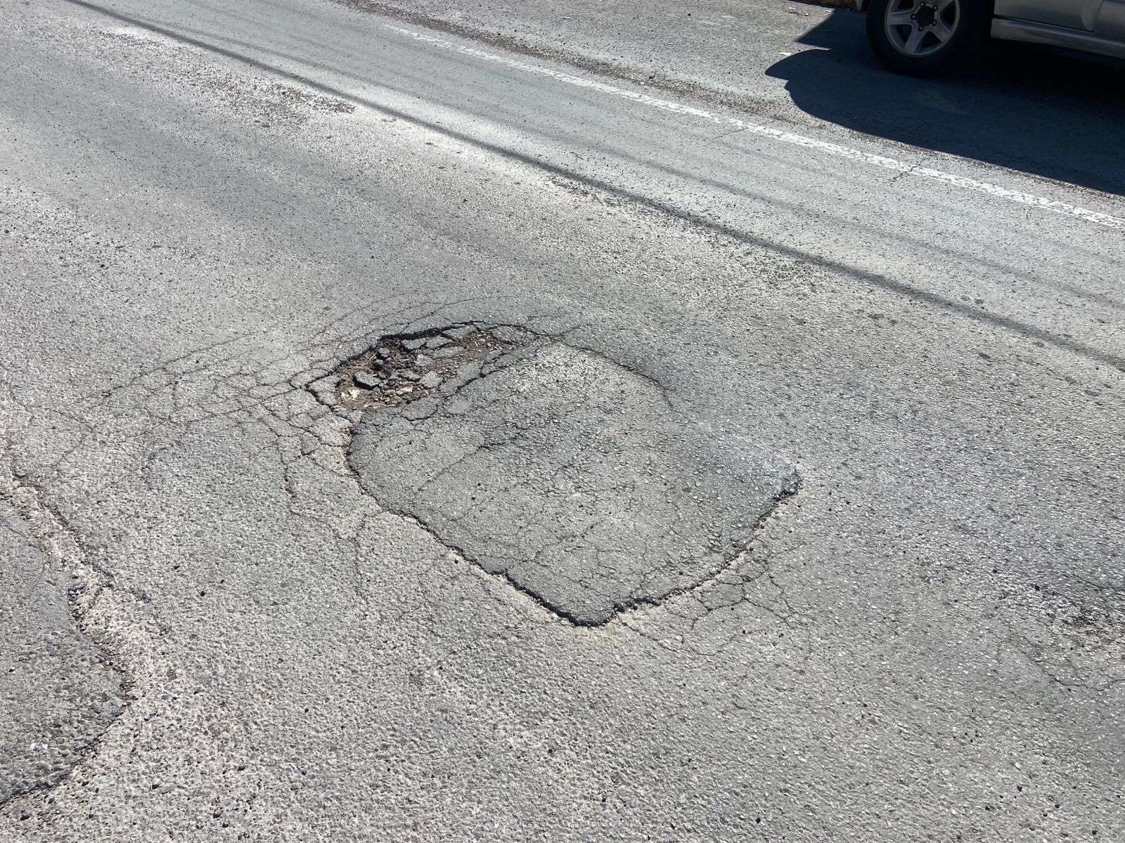 Causa molestias a conductores enormes baches en la Neri Santos
