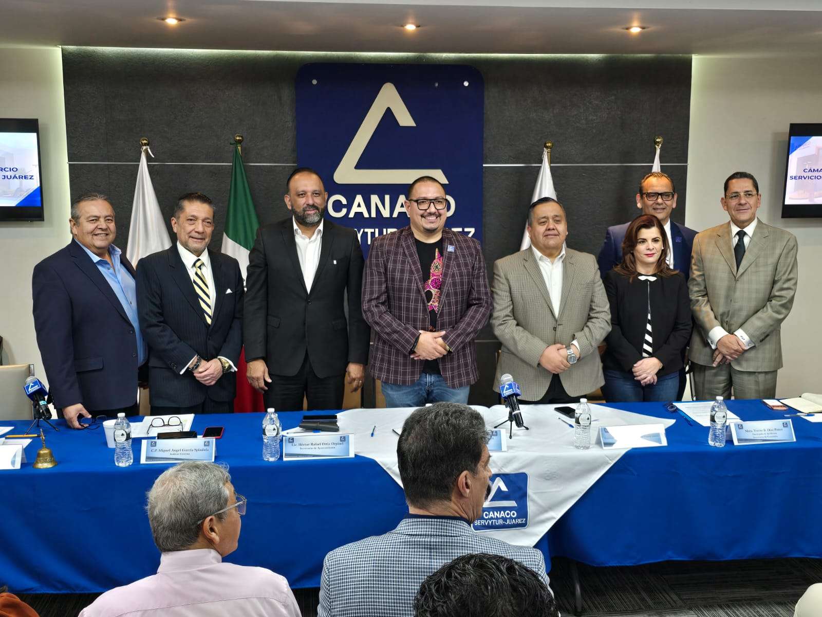 Iván Pérez, reelecto presidente de Canaco por un año más