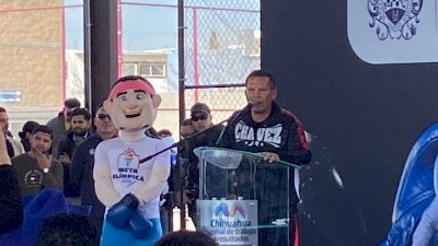 Con disciplina pueden cumplir sus sueños: Julio César Chávez