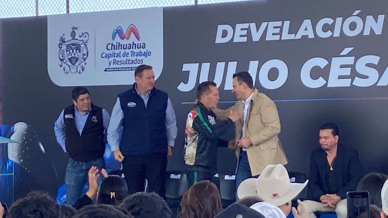 Con disciplina pueden cumplir sus sueños: Julio César Chávez